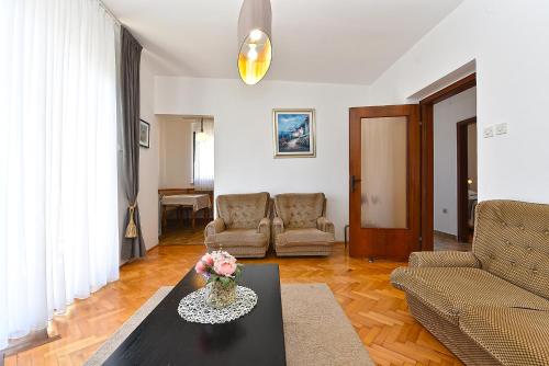Apartment image 9