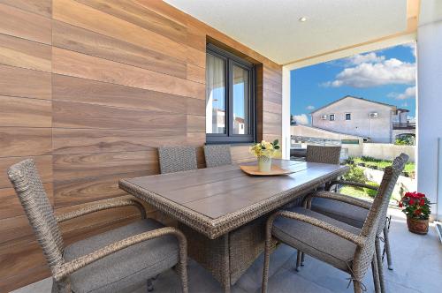 Apartment image 5