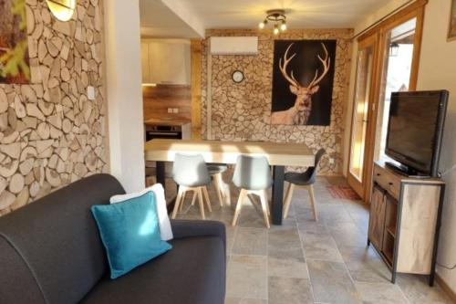 Estatico 2 - Apartment in chalet 70 m2 Garden level with 2 bedrooms