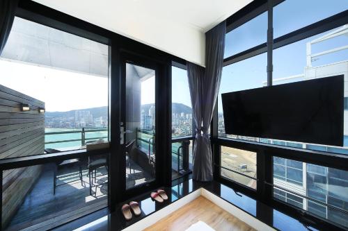 H Avenue Hotel Gwangalli branch near Igidae Park