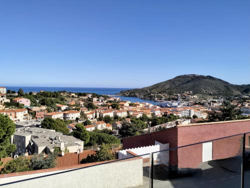 Appartement moderne avec terrasse et vue panoramique sur le port - Location saisonnière - Port-Vendres