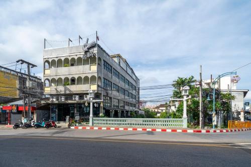 Quip Design Phuket Hotel20