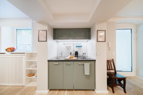 Homely Berlin - Cozy Studio, Modern, Near Theater & Kurfürstendamm, Berlín (foto 4)