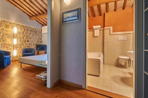 Book the Double Room with Spa Bath Double Room with Spa Bath