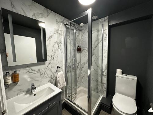 The Golden Fleece Inn - image 13