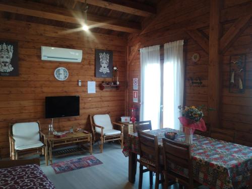 HenFeverSicily Chalet Colapesce