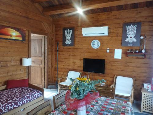 HenFeverSicily Chalet Colapesce