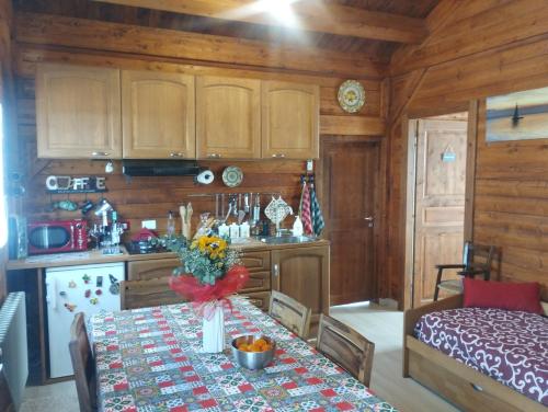 HenFeverSicily Chalet Colapesce