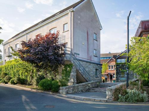 E2 Station House in Clifden