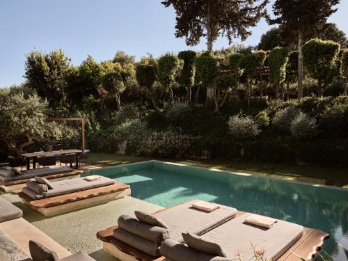 Sentiero Iconic Villa, a Serene Retreat, By ThinkVilla – khách sạn tại Tragaki