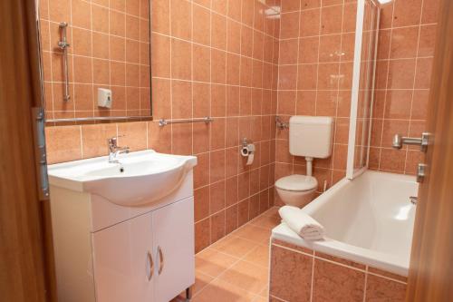 Szinbád Hotel - image 13