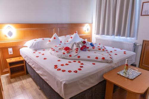 Szinbád Hotel - image 14