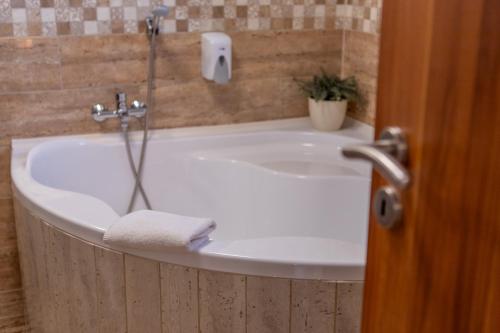 Szinbad Hotel in 佩奇