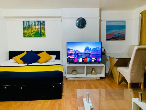 London Stratford 3 Bedrooms House, Separate Reception, Close to ABBA, Westfield, Olympic Stadium, Londra