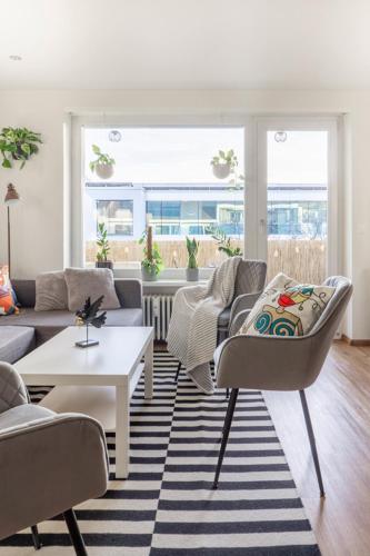 Modern Apartment with Balcony near SBB - Special PICCO PICASSO Apartment, Basel, up to 6 guests, Basilej (fotografie 9)