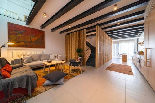 The HostMaster Gazi La Grande Maison