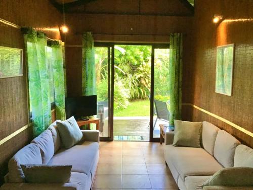 Faré Paloma Moorea (Fare Paloma Moorea) in ニュウラ