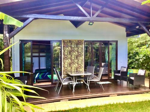 Faré Paloma Moorea (Fare Paloma Moorea) in ニュウラ