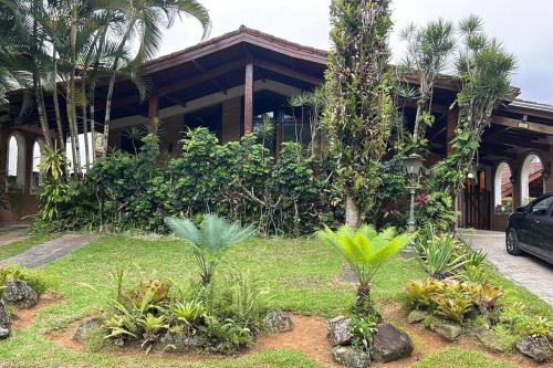 Casa 30 m da praia,condomínio Tenório