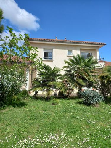 room in house - Pension de famille - Villefontaine