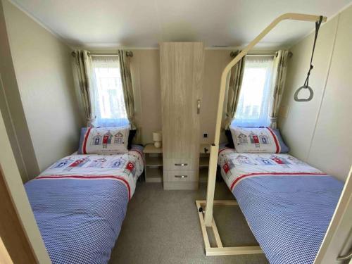 Spacious Caravan with Ramp and Wet Room Haven Quay West New Quay Wales