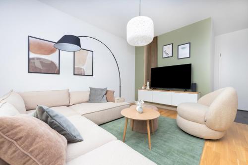 Two-Bedroom Deluxe Apartment image 10