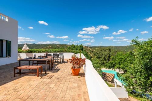Balcony/terrace, Villa Eiras Altas Grande by Portucasa in Santa Catarina