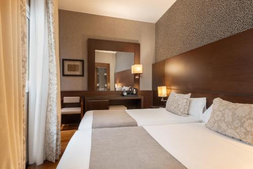 Barcelona Hotel Colonial - image 11