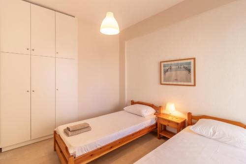 2 bedrooms, 5 beds