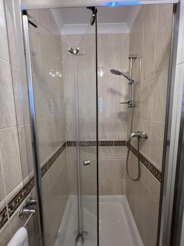 Tanes Hotel - image 6