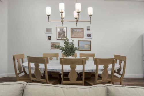 Glamorous Heart of Kentucky Suite in Louisville, USA