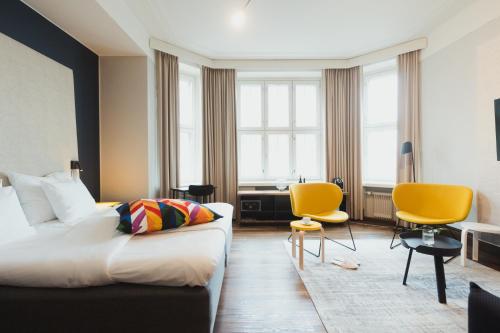 room detail thumbnail 1