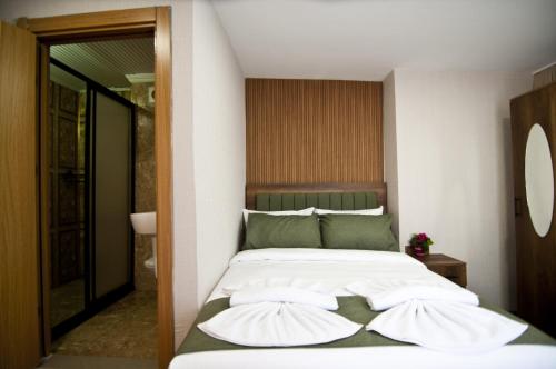 Double or Twin Room image 10