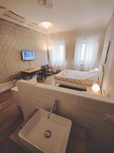 Amazing Florence Rooms 4