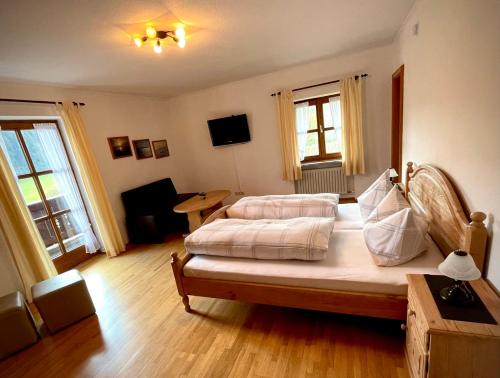1 queen bed