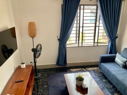 room detail thumbnail 2