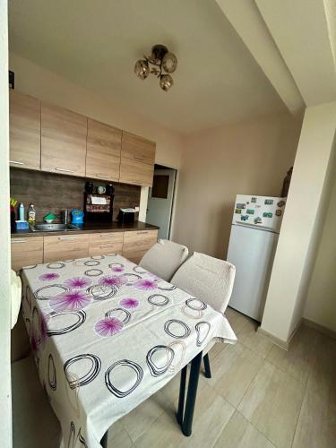 廚房, ПЕТРОВ 2 in 弗拉察