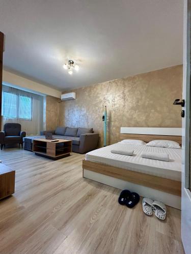 設施, ПЕТРОВ 2 in 弗拉察