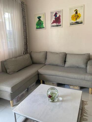 Közös társalgó / TV, 50 négyzetméteres, 1 hálószobás Ház 1 fürdőszobával Minglanilla területén (La Vee’s Home -Tiny Living) in Minglanilla