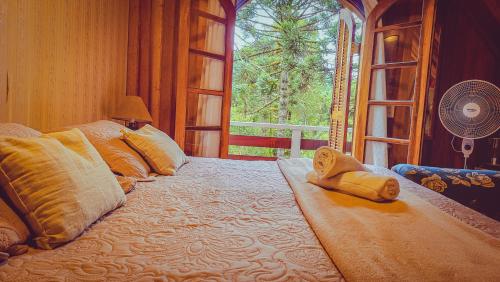 Deluxe Double or Twin Room image 2