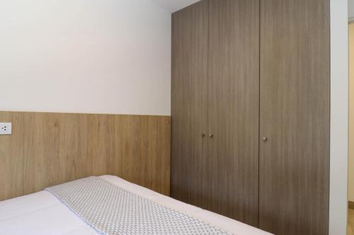 Three-Bedroom Apartment with Balcony image 10