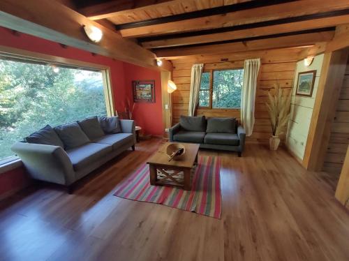 Cabana rodeada de bosque nativo para 12 c parrilla in San Martin De Los Andes