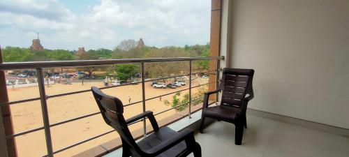 Deluxe Double Room with Balcony image 7