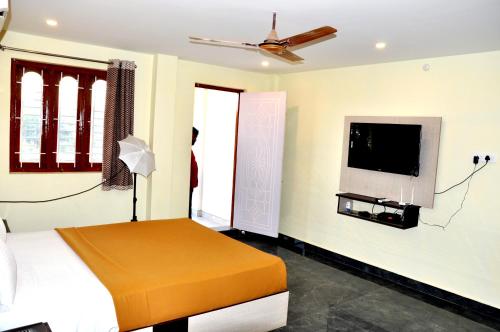 Deluxe Double Room with Balcony image 4