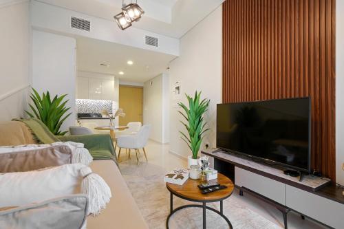 Chic 1-bedroom With Pool Views Aykon City, Dubai (foto 6)