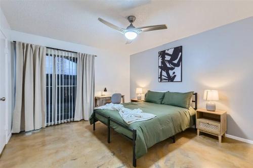 2B Getaway - Sleeps 6 - Pool, Pkg - Walk Dtwn Room Type - Two-Bedroom Apartment 2B Getaway - Sleeps 6 - Pool, Pkg - Walk Dtwn Room Type - Two-Bedroom Apartment