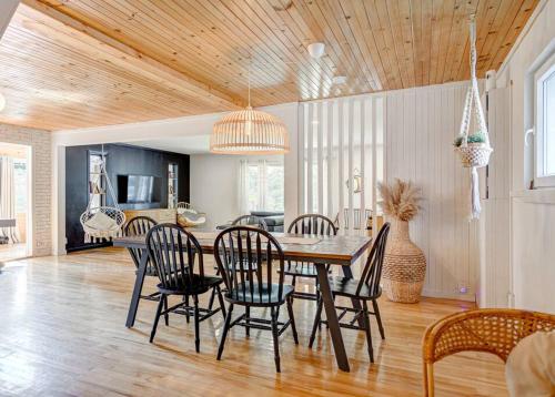 La Casa del Plage - Spa privé et Hamak (La Casa del Plage - Spa prive et Hamak) in Sainte Lucie des Laurentides (QC)