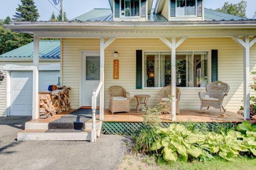 La Casa del Plage - Spa privé et Hamak (La Casa del Plage - Spa prive et Hamak) in Sainte Lucie des Laurentides (QC)