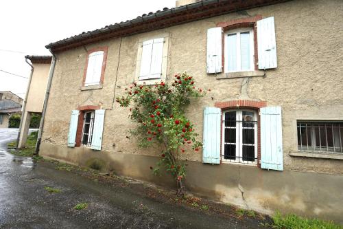 La maison du Thoré gîte à louer Chalet Les Pieds dans l'Eau !
