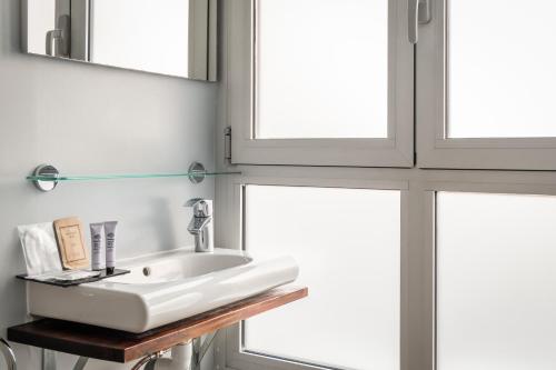 Hotel Madanis Liceo - image 13